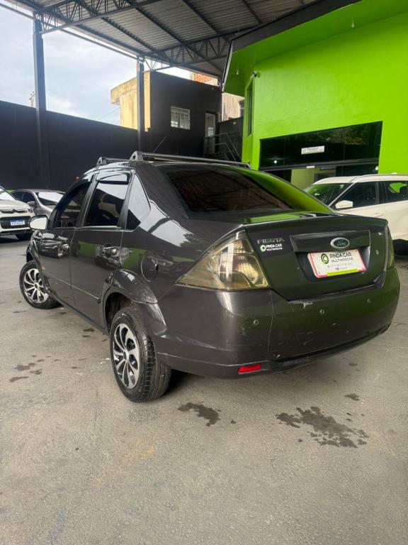 FORD Fiesta Sedan - Foto