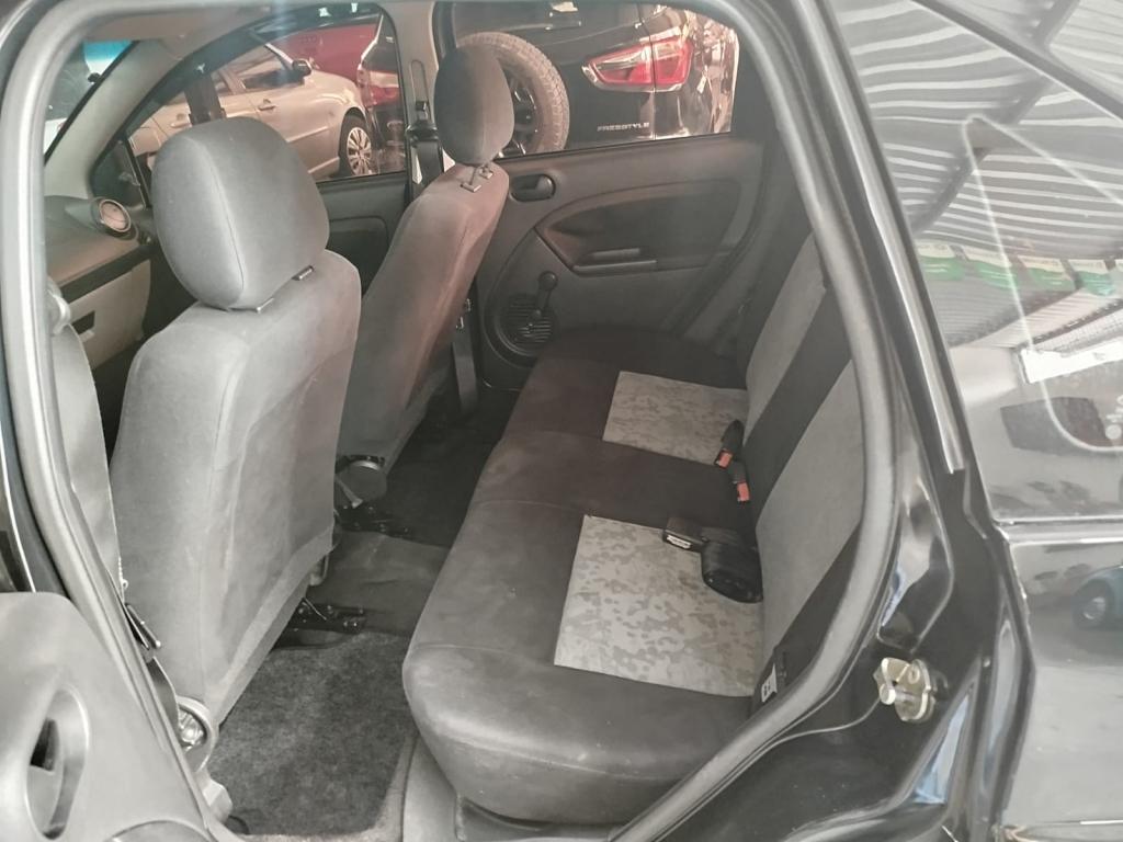 FORD Fiesta Sedan - Foto