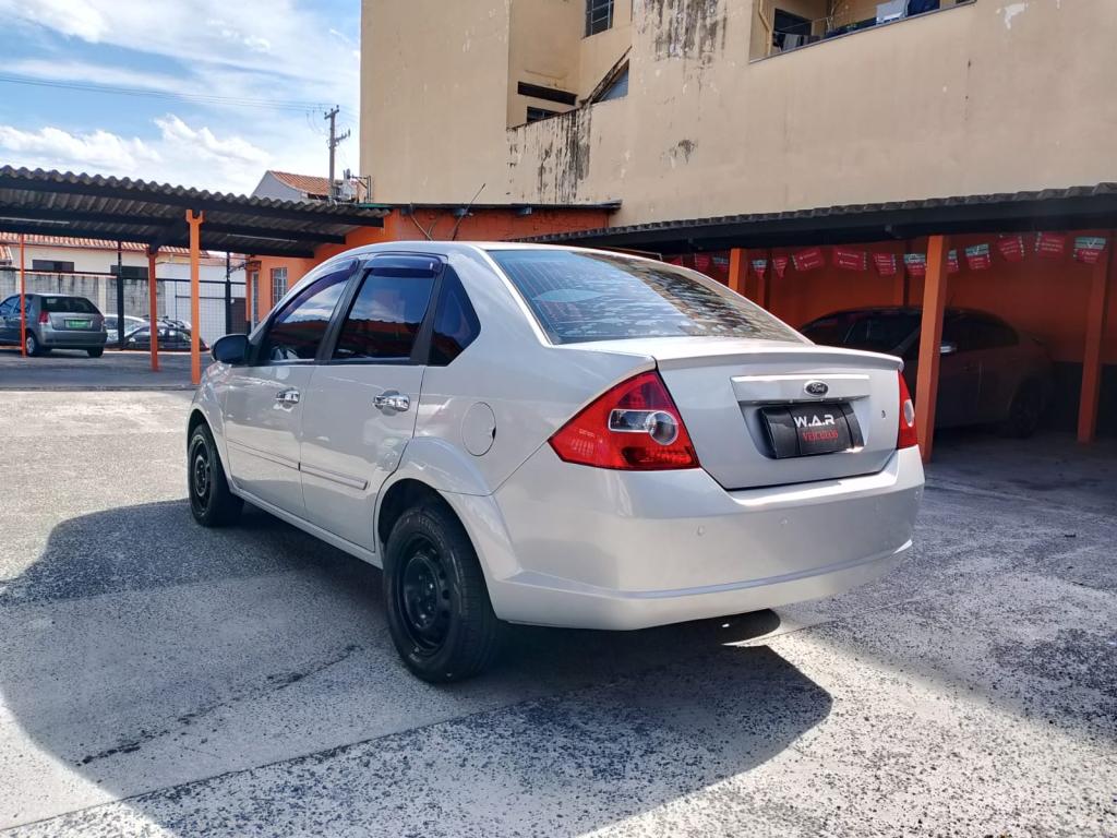 FORD Fiesta Sedan - Foto