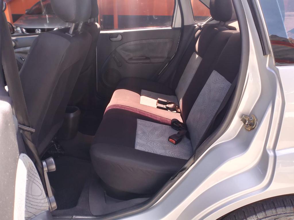 FORD Fiesta Sedan - Foto