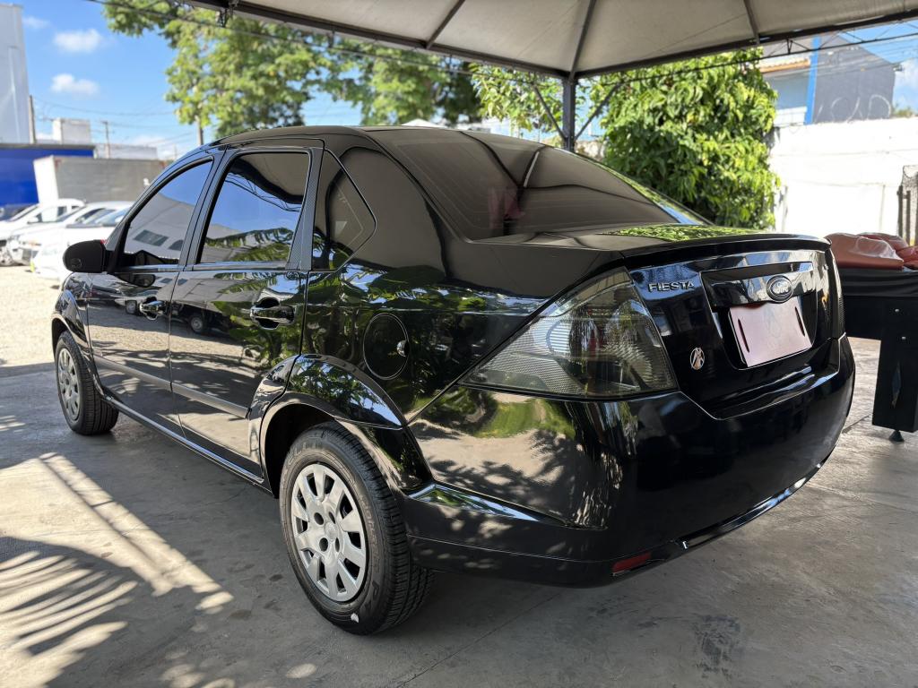 FORD Fiesta Sedan - Foto