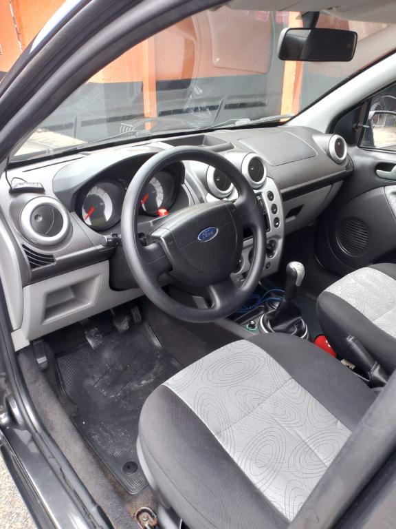 FORD Fiesta Sedan - Foto