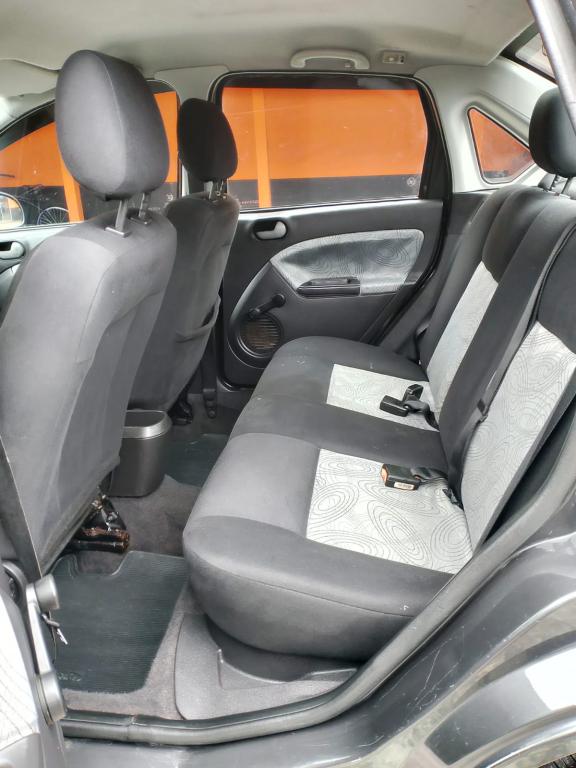 FORD Fiesta Sedan - Foto