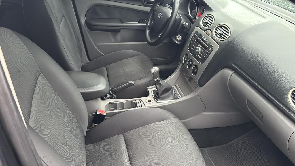 FORD Focus Sedan - Foto