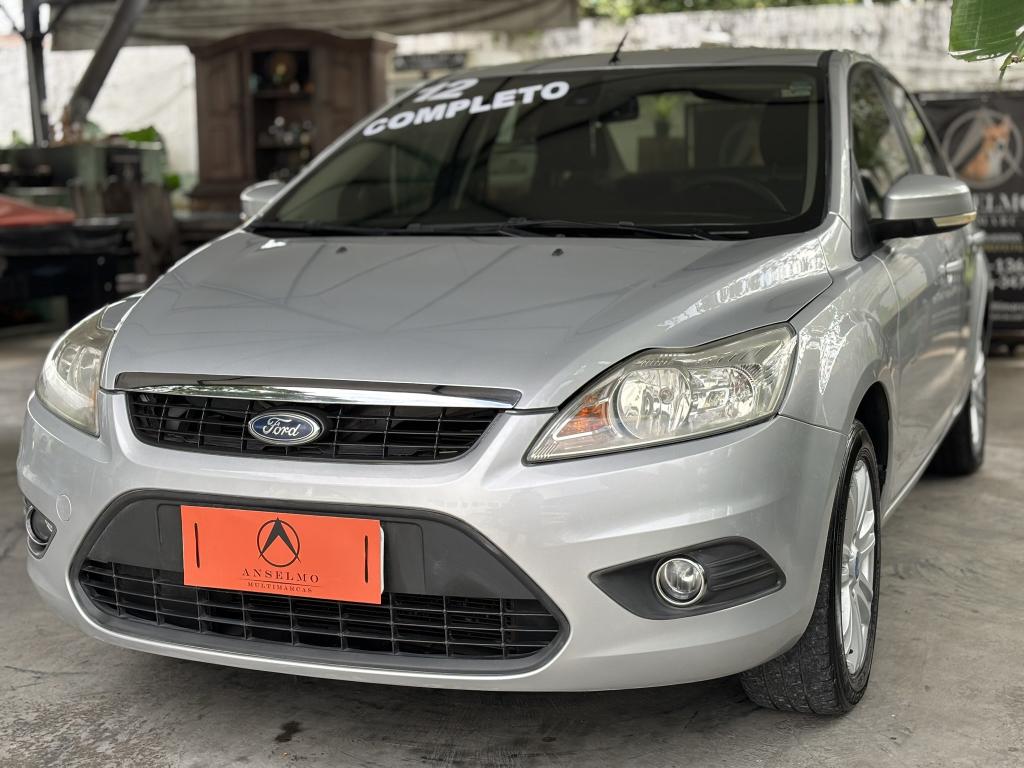 FORD Focus Sedan - Foto