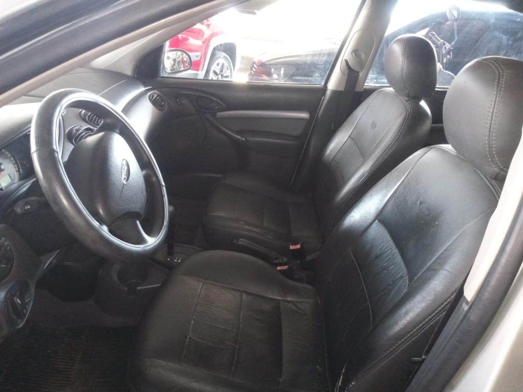 FORD Focus Sedan - Foto