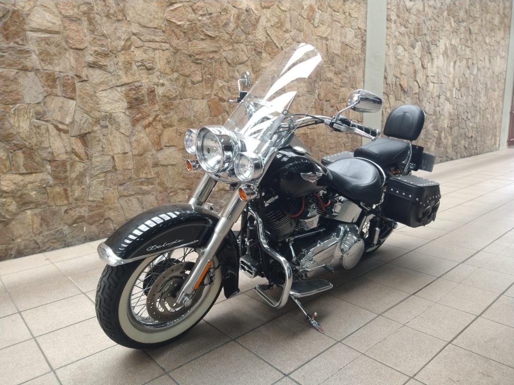 HARLEY DAVIDSON Softail DeLuxe - Foto