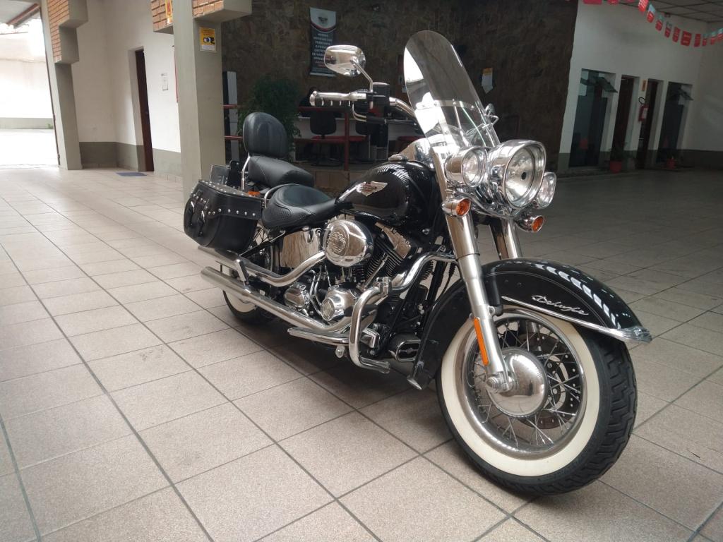 HARLEY DAVIDSON Softail DeLuxe - Foto
