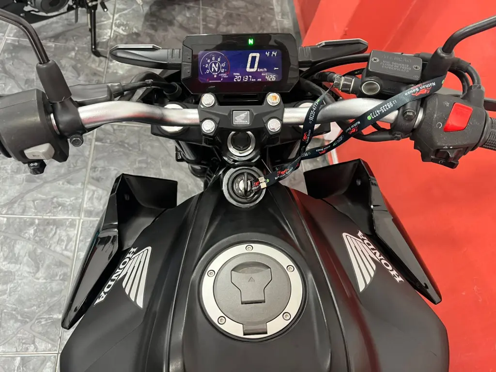 HONDA CB 300 F Twister - Foto