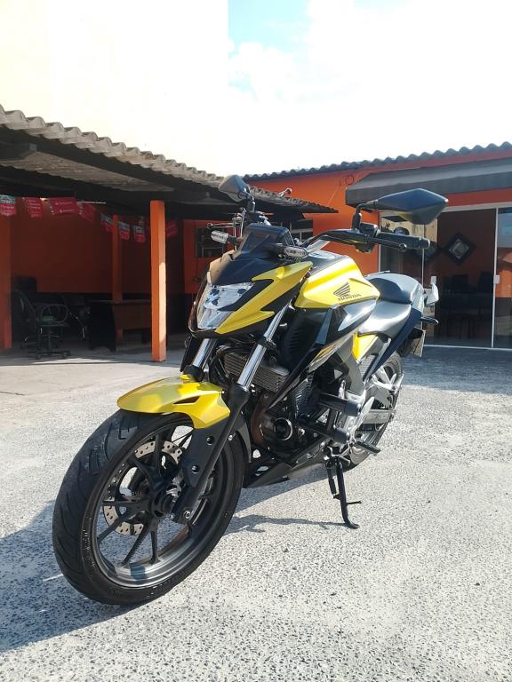 HONDA CB 300 F Twister