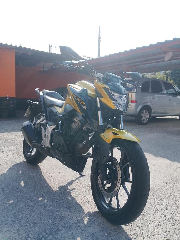 HONDA CB 300 F Twister - Foto