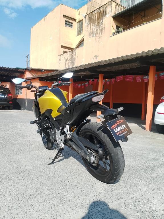 HONDA CB 300 F Twister - Foto