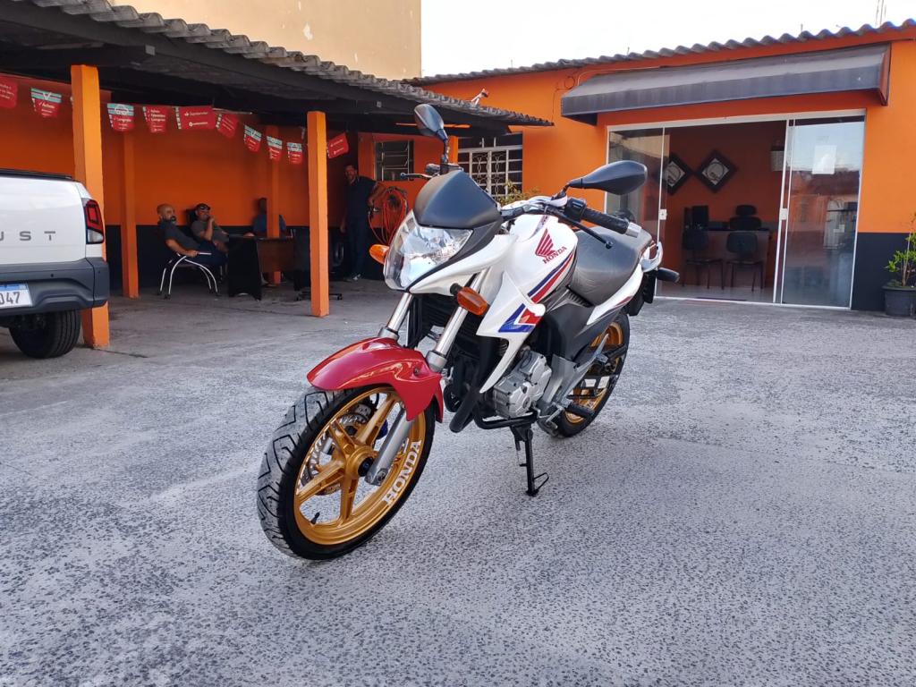 HONDA CB 300 R