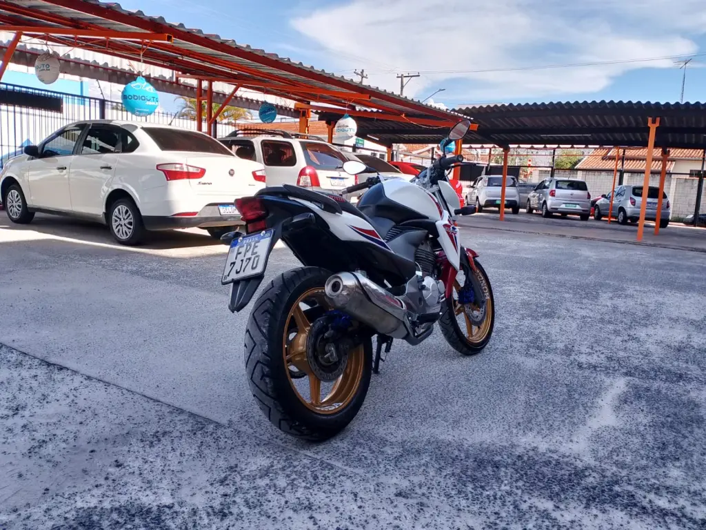 HONDA CB 300 R - Foto