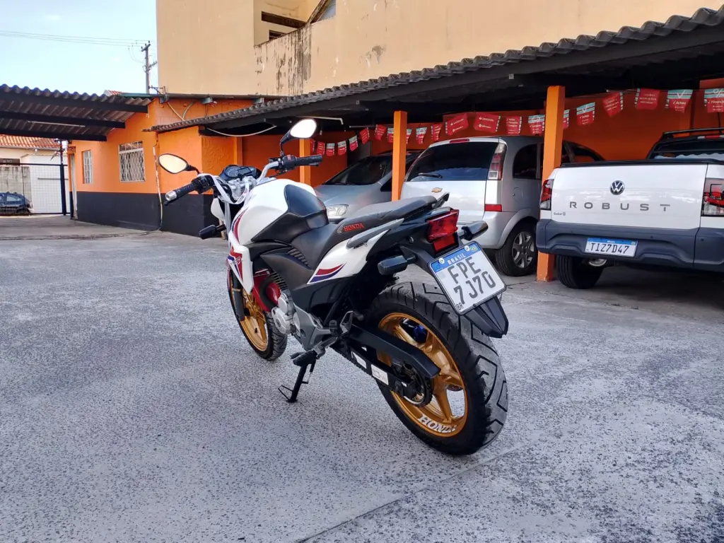 HONDA CB 300 R - Foto