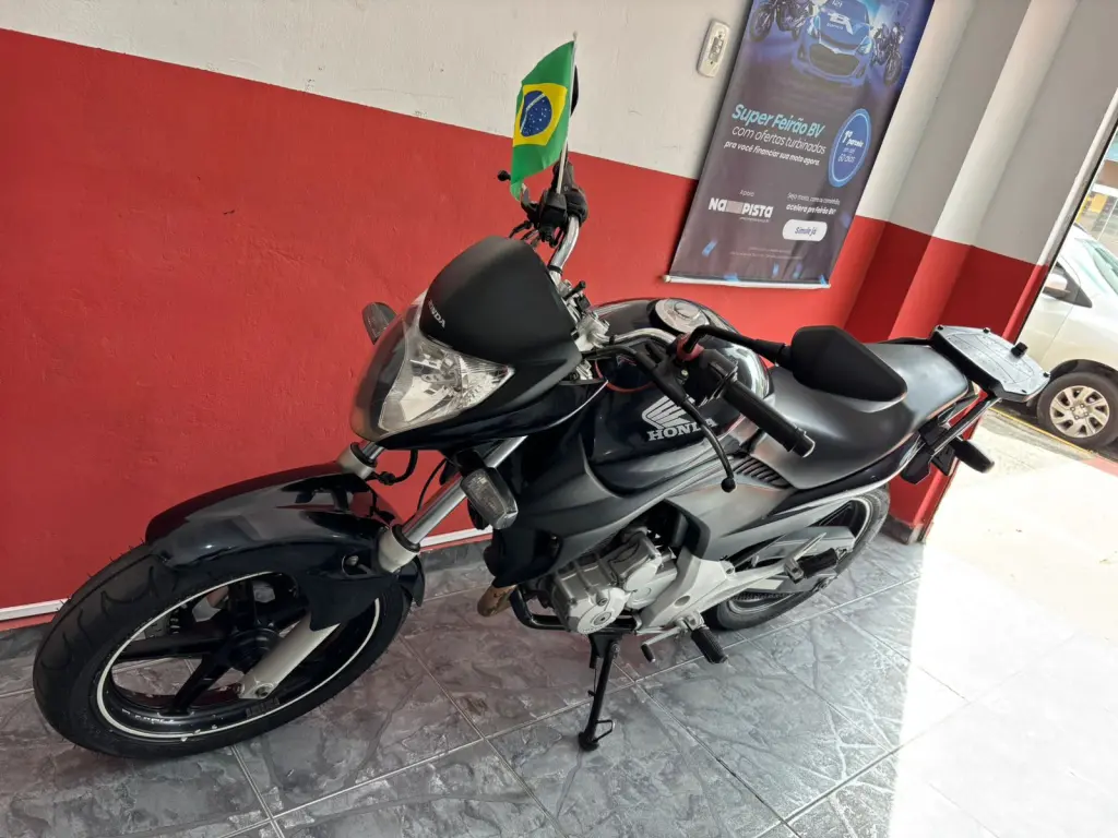 HONDA CB 300 R - Foto