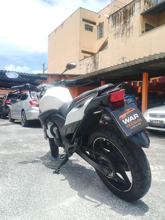 HONDA CB 300 R - Foto
