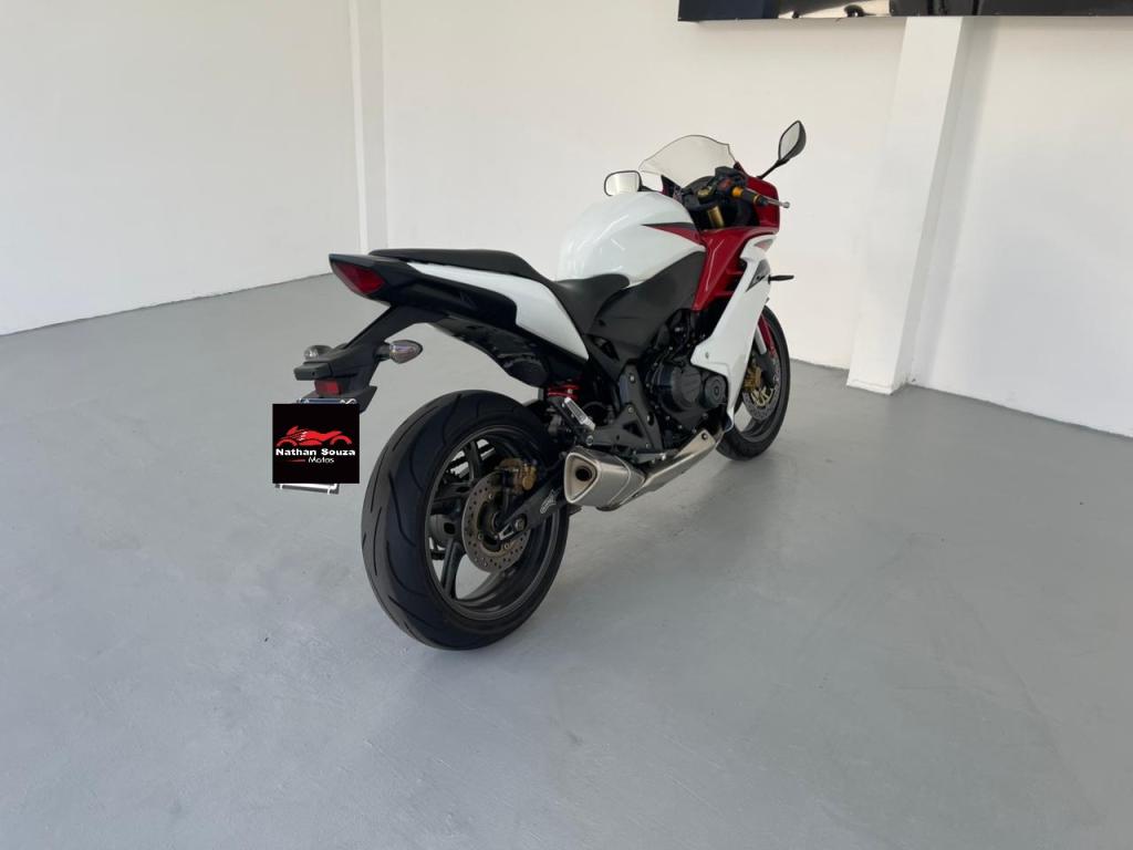 HONDA CB 600 F HORNET - Foto