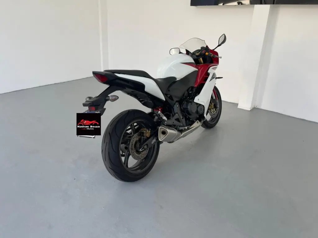 HONDA CB 600 F HORNET - Foto