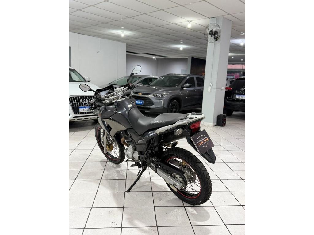 HONDA XRE 300 - Foto