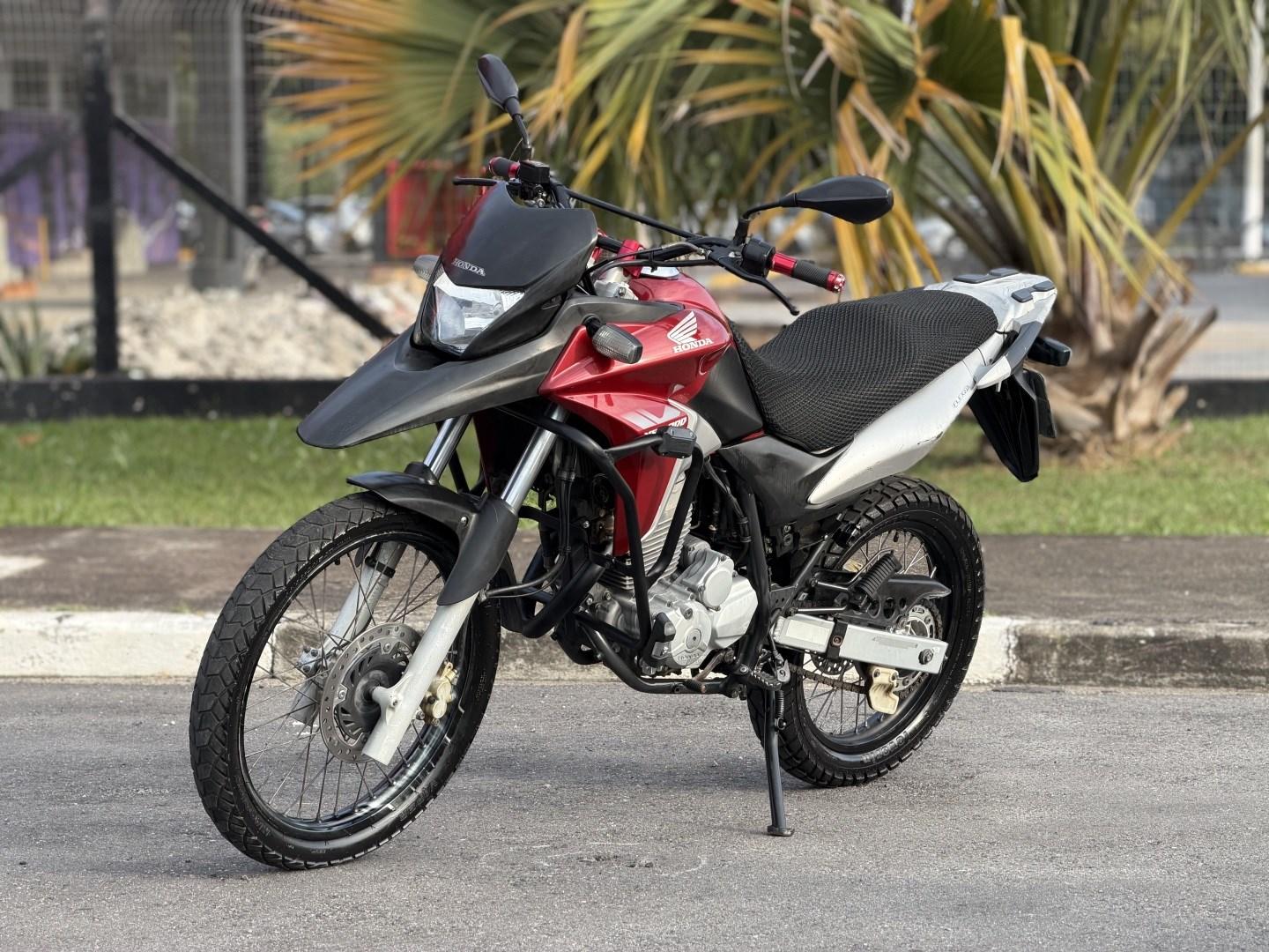 HONDA XRE 300 - Foto