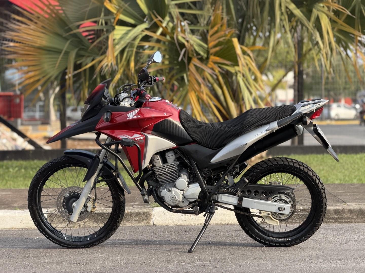 HONDA XRE 300 - Foto