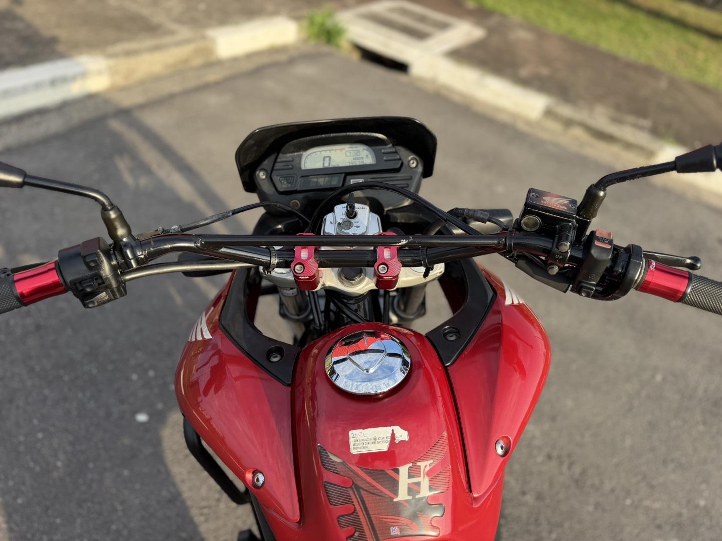 HONDA XRE 300 - Foto