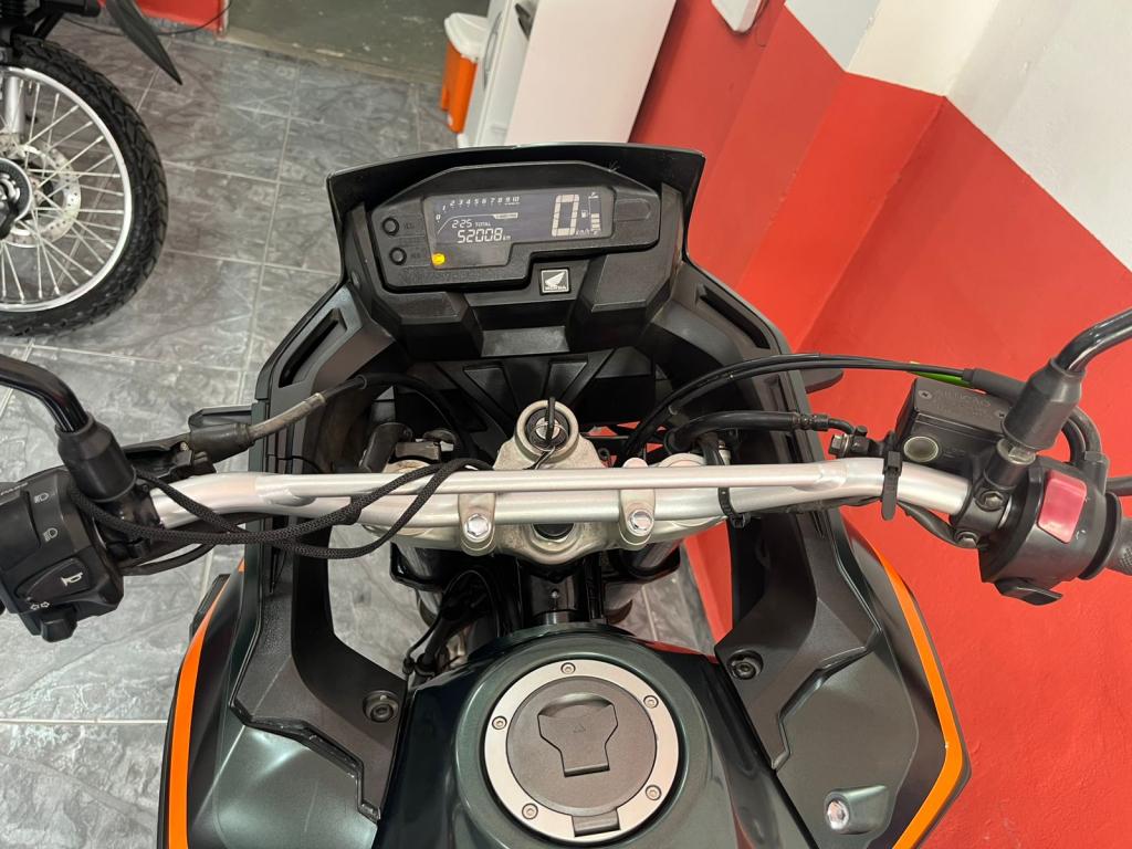 HONDA XRE 300 - Foto