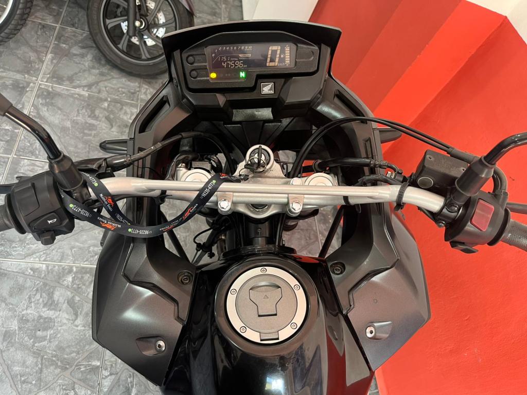 HONDA XRE 300 - Foto