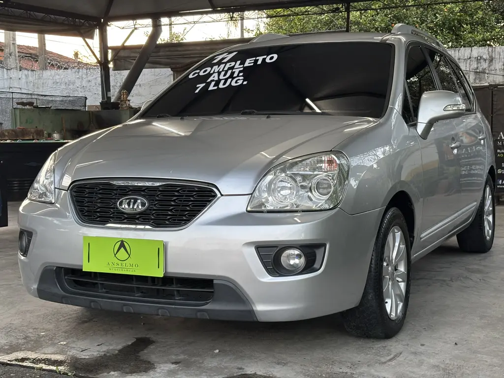 KIA Carens - Foto