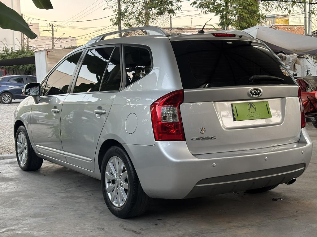 KIA Carens - Foto