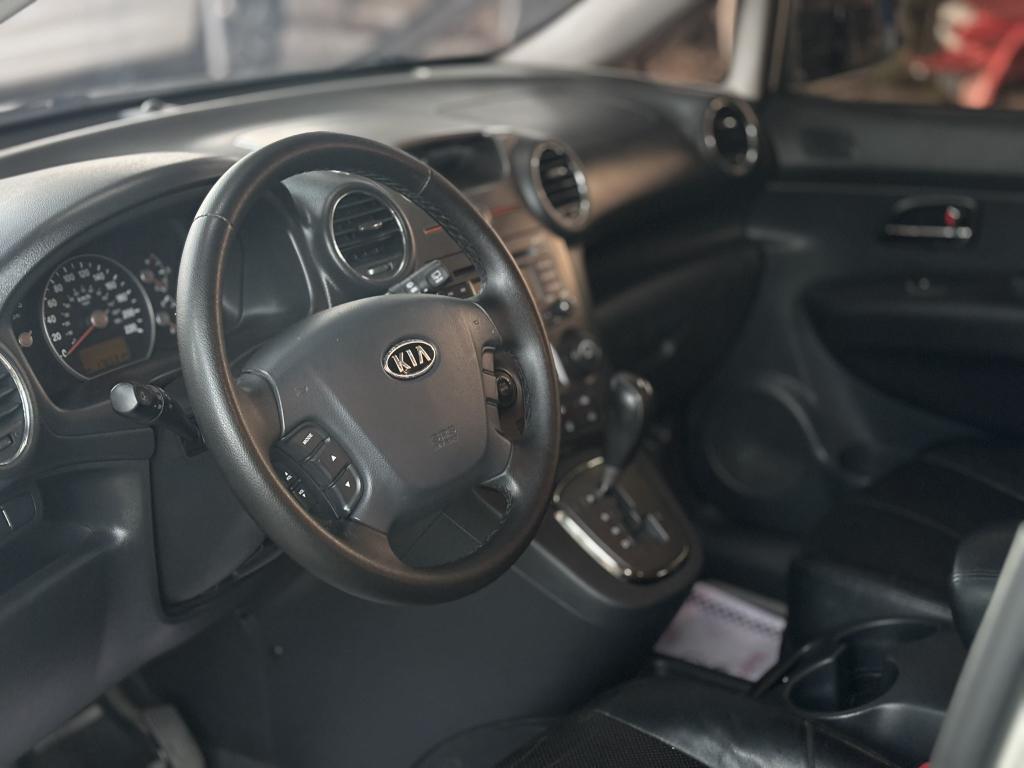 KIA Carens - Foto