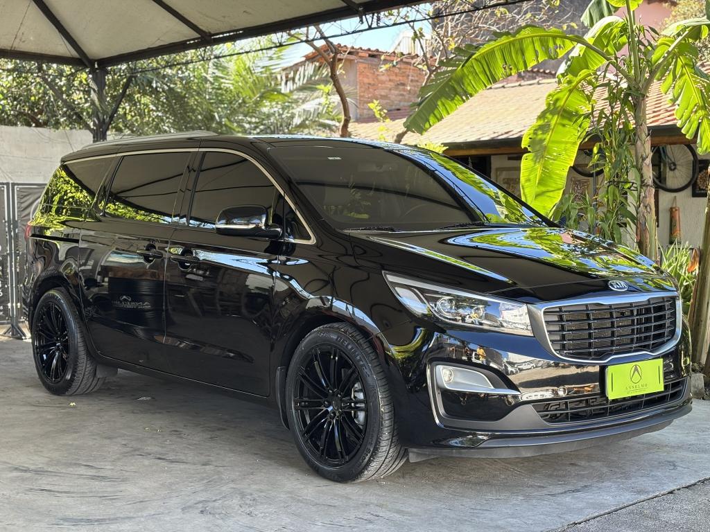 KIA Carnival - Foto