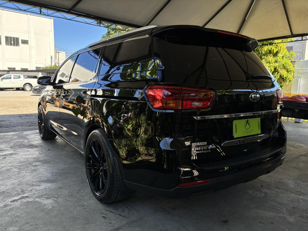 KIA Carnival - Foto