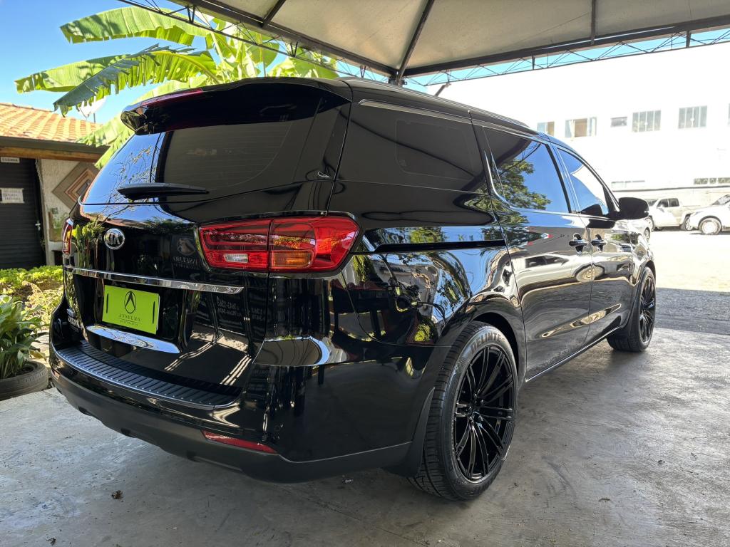 KIA Carnival - Foto