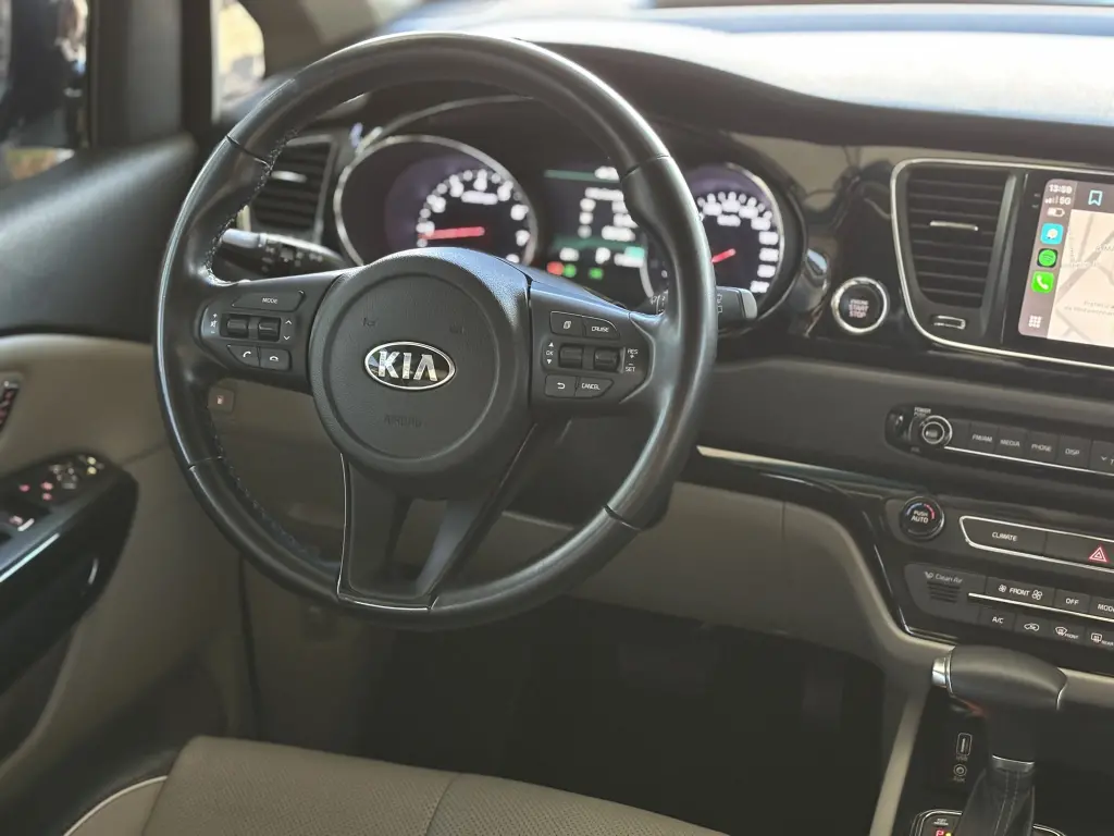 KIA Carnival - Foto