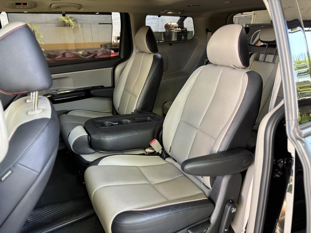 KIA Carnival - Foto