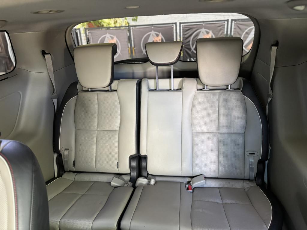 KIA Carnival - Foto