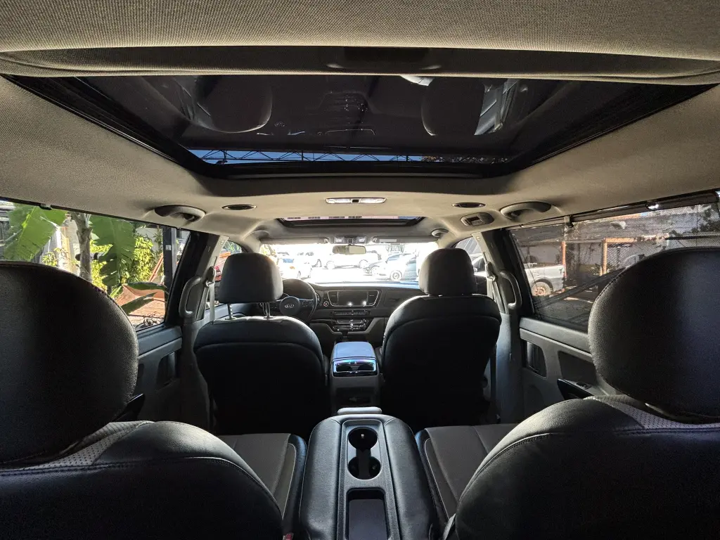 KIA Carnival - Foto
