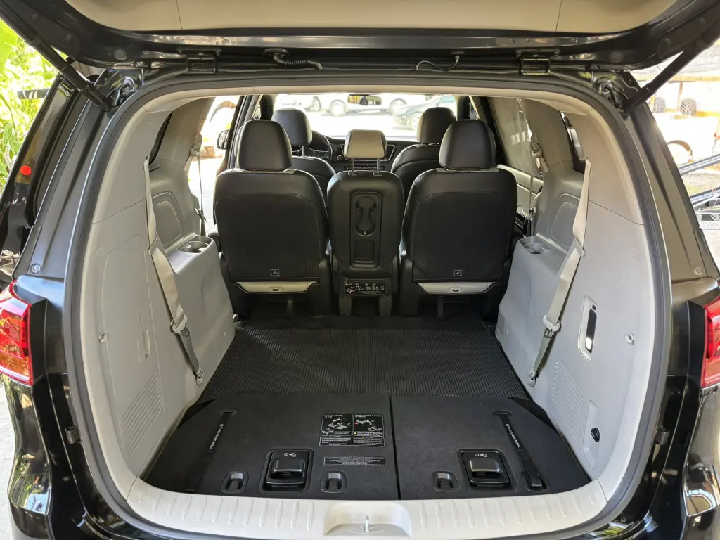 KIA Carnival - Foto