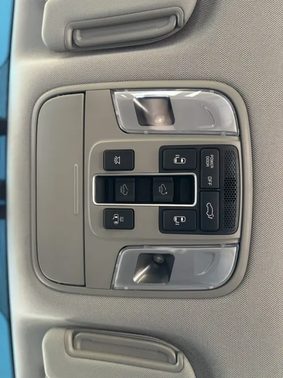KIA Carnival - Foto