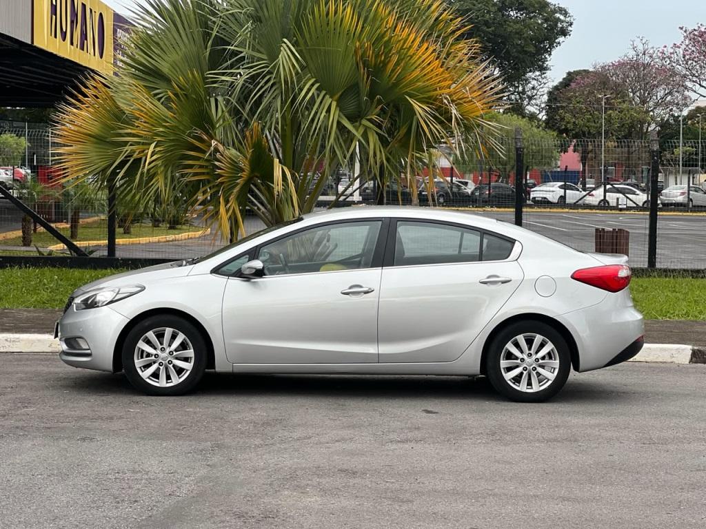 KIA Cerato Sedan - Foto