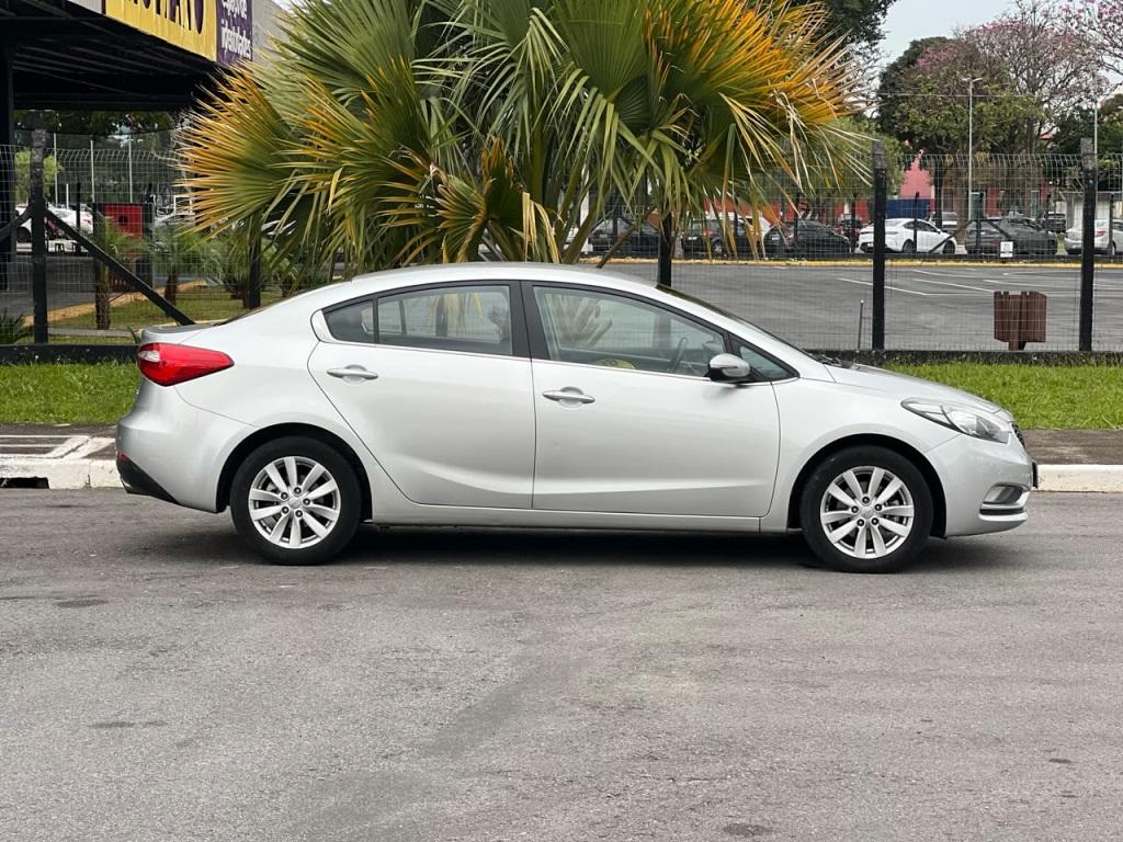KIA Cerato Sedan - Foto