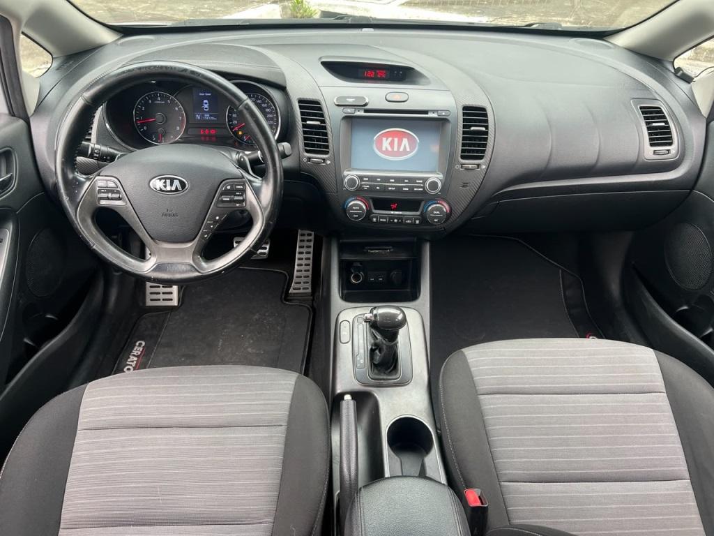 KIA Cerato Sedan - Foto
