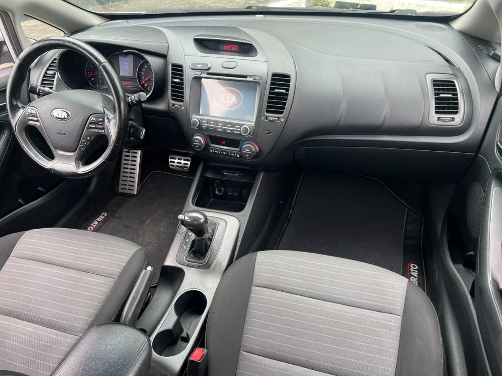KIA Cerato Sedan - Foto