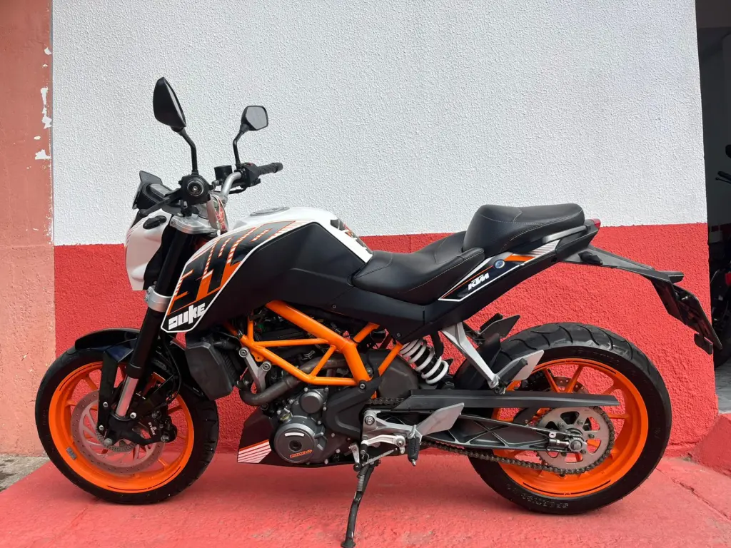 KTM 390 Duke - Foto