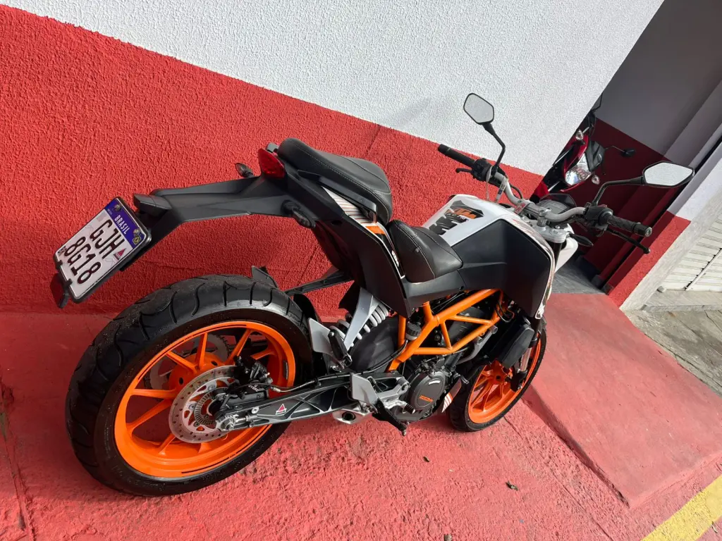 KTM 390 Duke - Foto