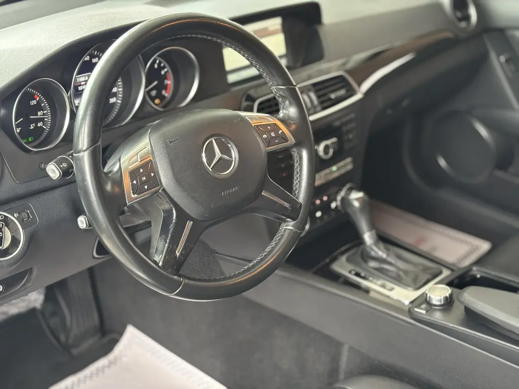 MERCEDES-BENZ C 180 - Foto