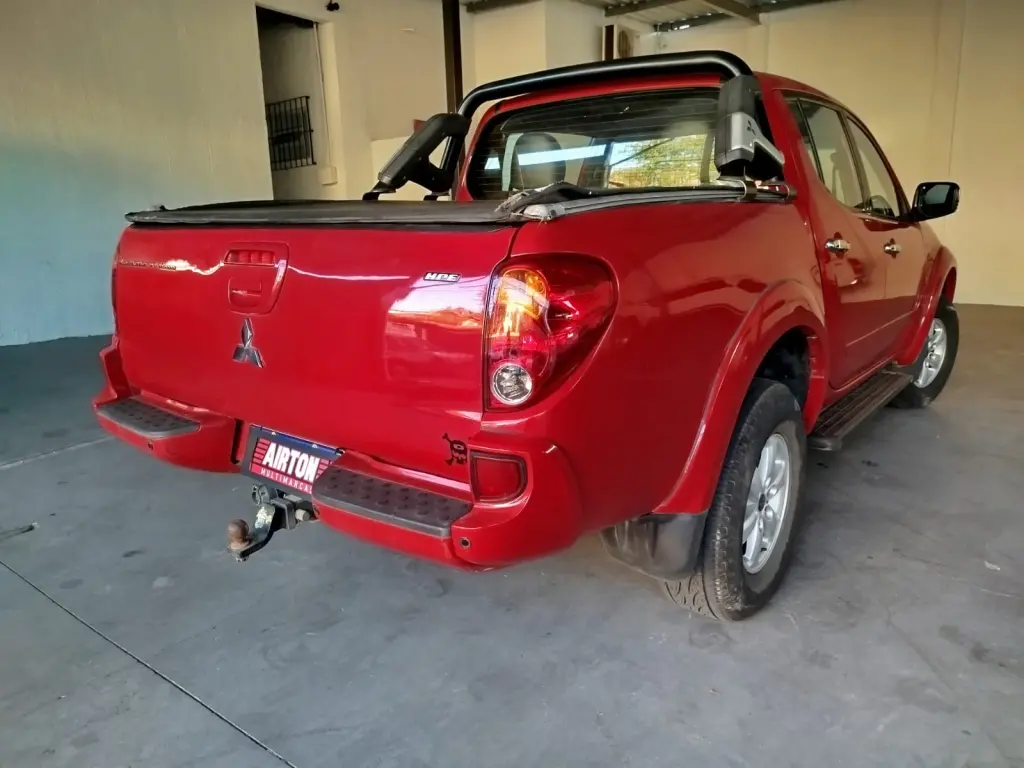MITSUBISHI L 200 Triton - Foto