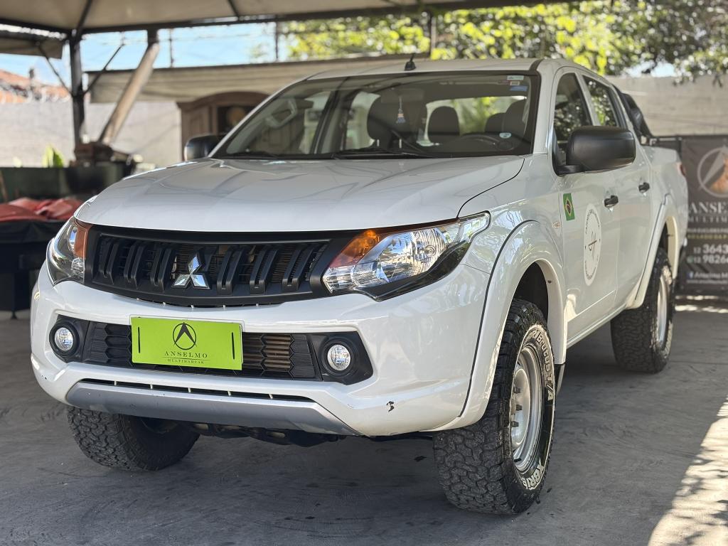 MITSUBISHI L 200 Triton - Foto